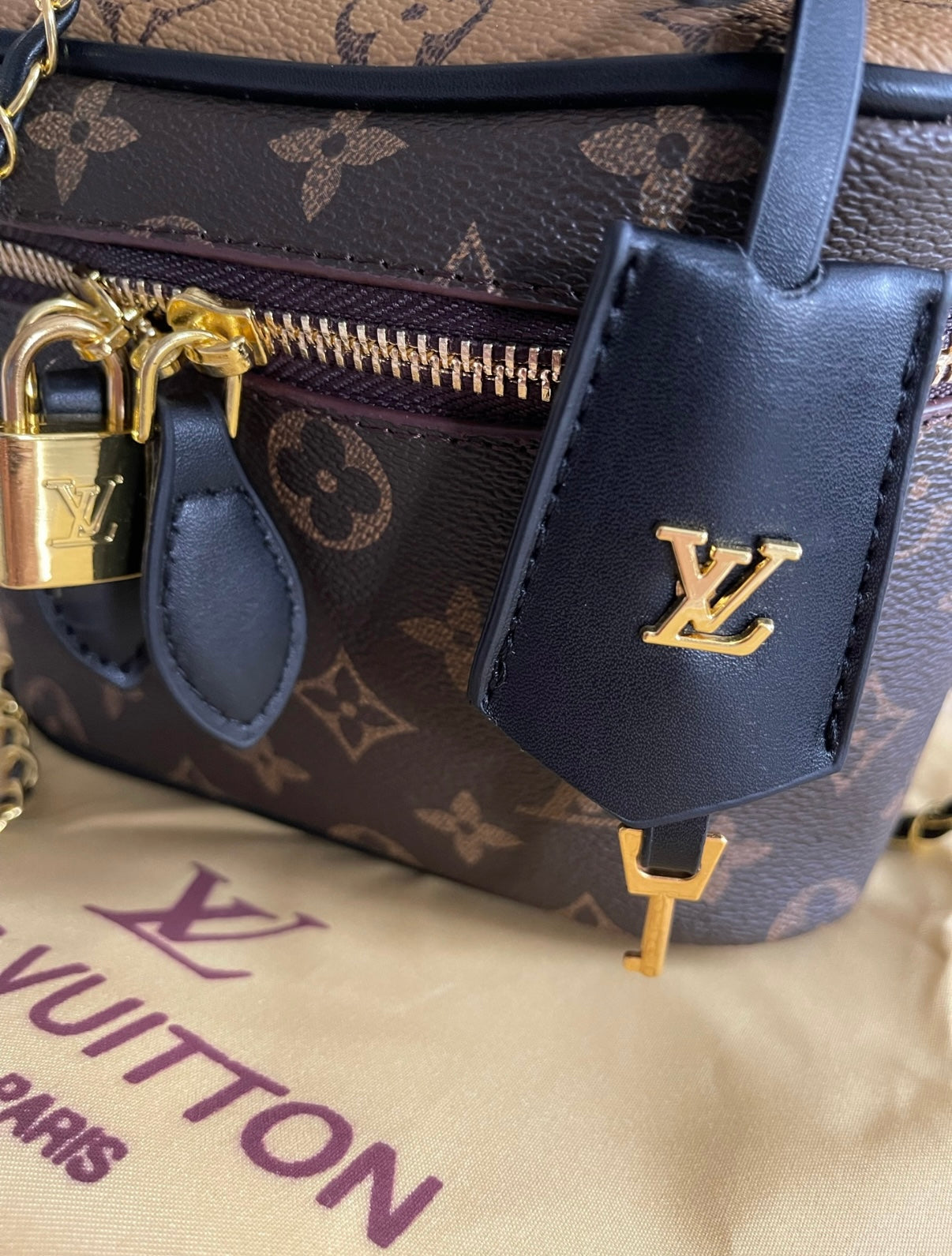 Trousse LV