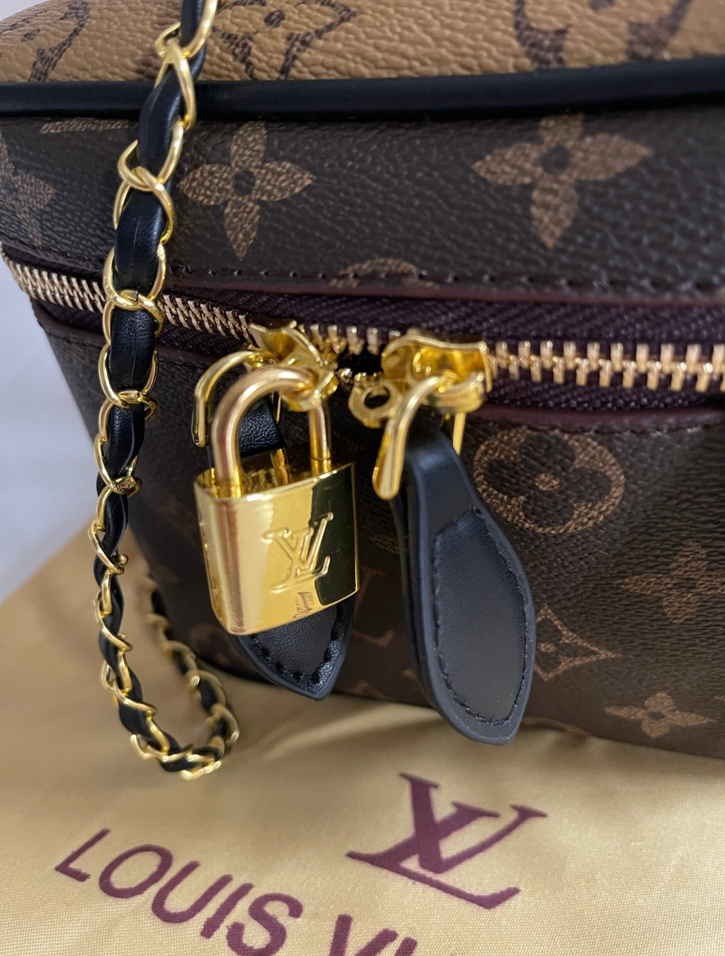 Trousse LV